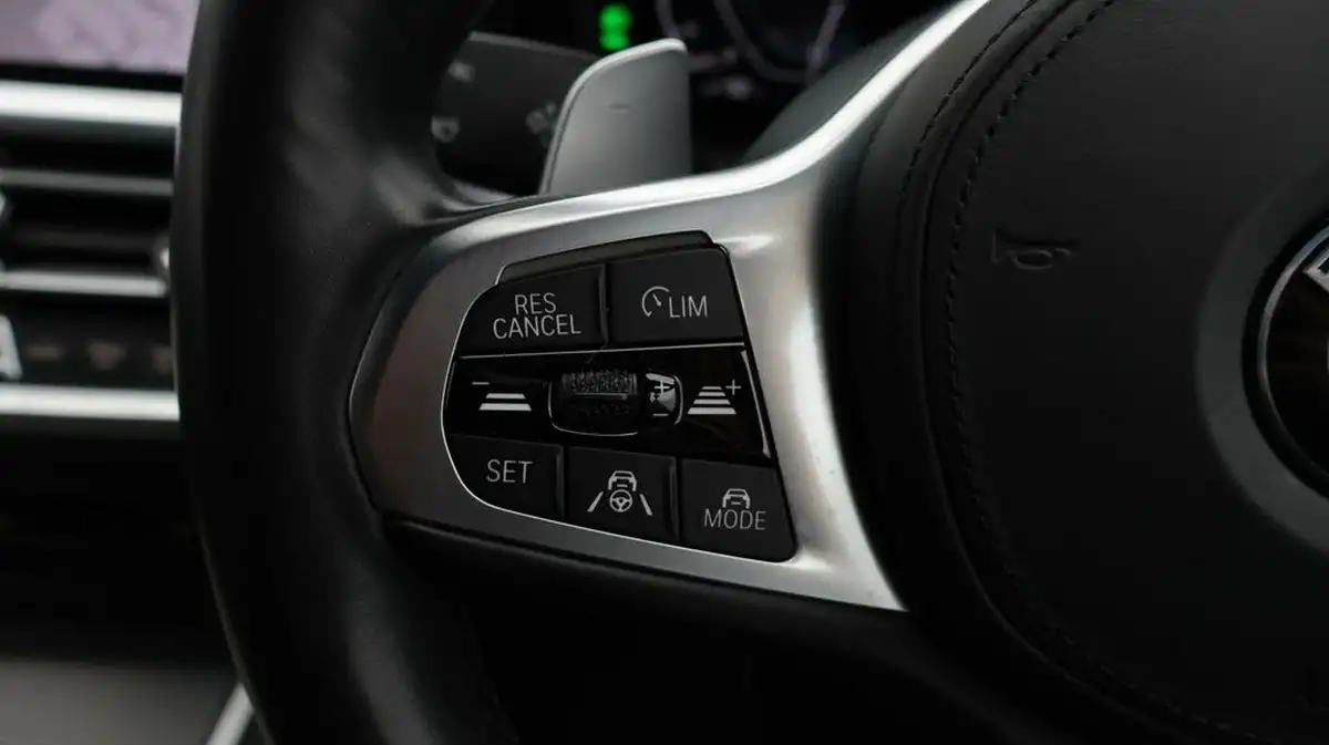 2020-bmw-3-series-20-330e-m-sport-saloon-4d-big-23