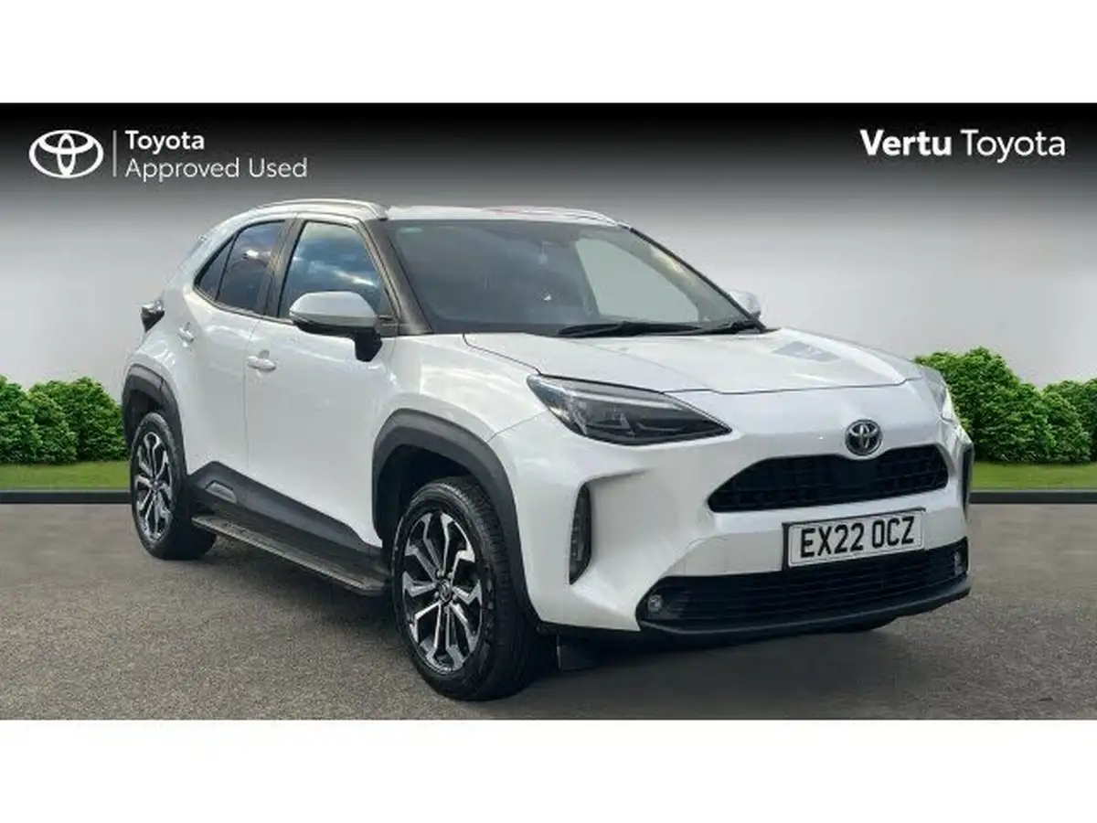 2022-toyota-yaris-15-vvt-i-design-panoramic-roof-big-0