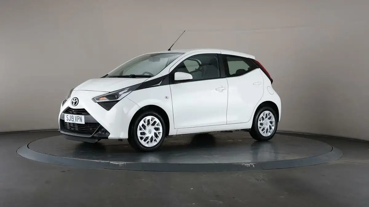 2019-toyota-aygo-10-vvt-i-x-play-big-32