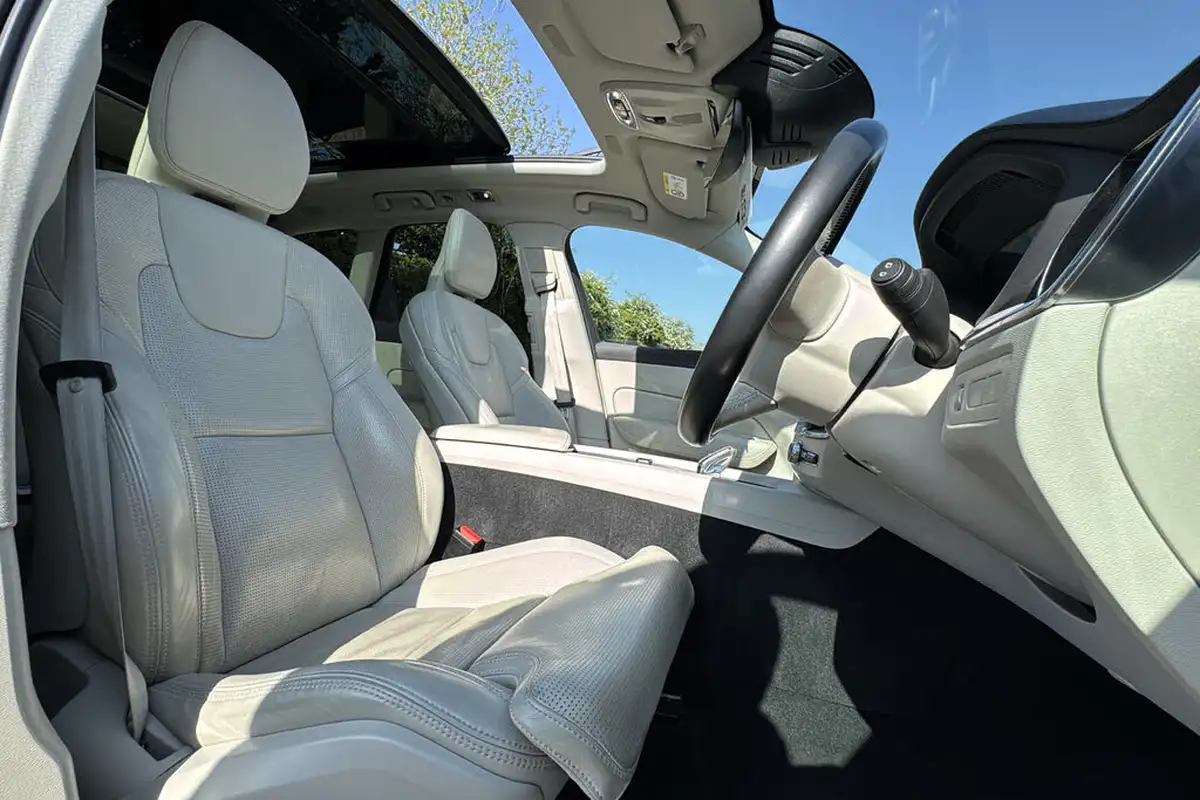 2020-volvo-xc60-20-t8-inscription-pro-big-40