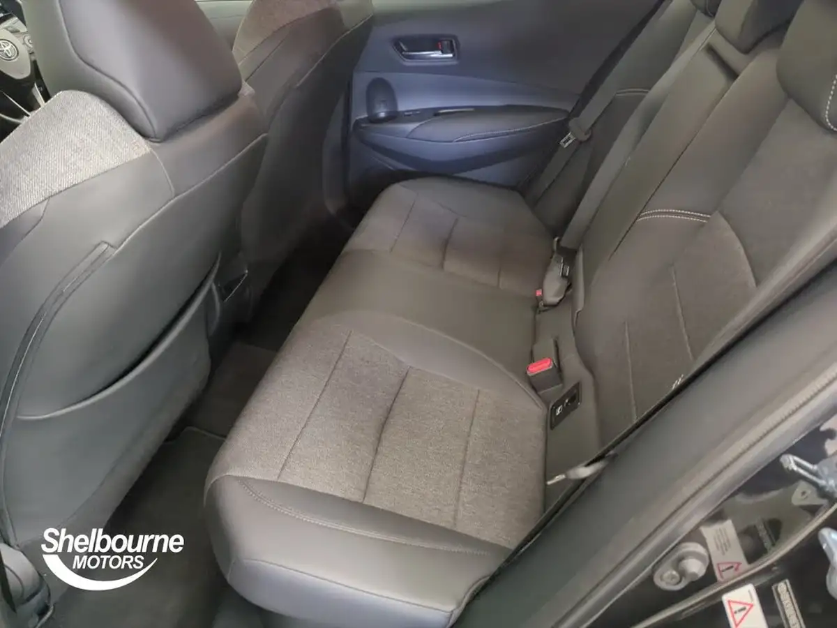 2022-toyota-corolla-18-vvt-i-design-120bhp-trk-hatchback-5d-big-7
