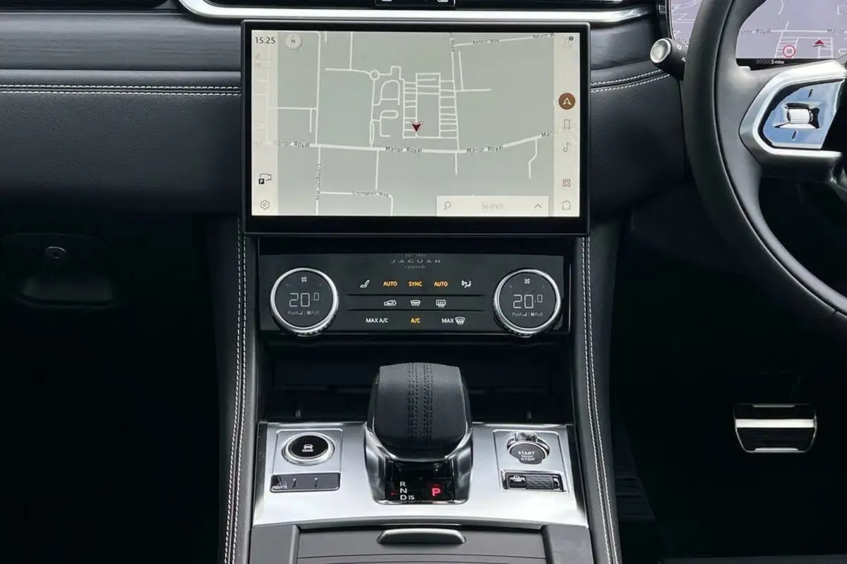 2024-jaguar-f-pace-20-d200-r-dynamic-hse-black-big-16