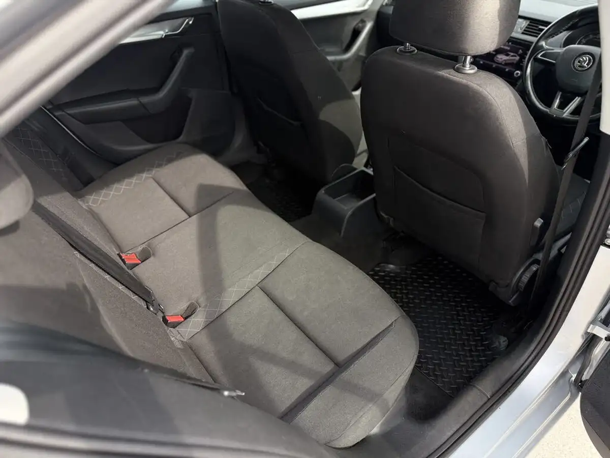 2020-skoda-octavia-10-tsi-s-hatchback-big-22