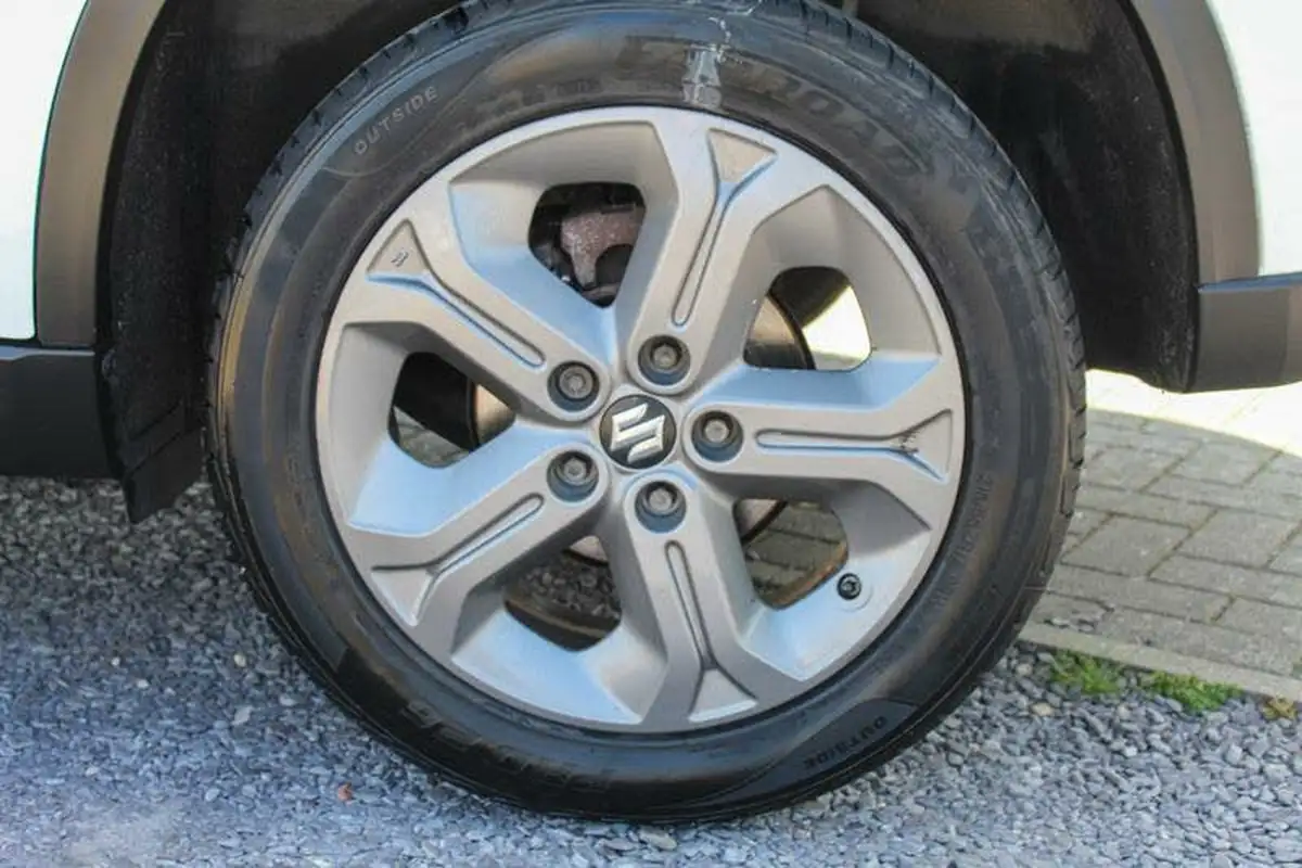 2016-suzuki-vitara-16-sz-t-big-11