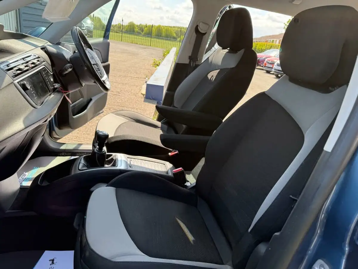 2014-citroen-grand-c4-picasso-16e-hdi-exclusive-big-27