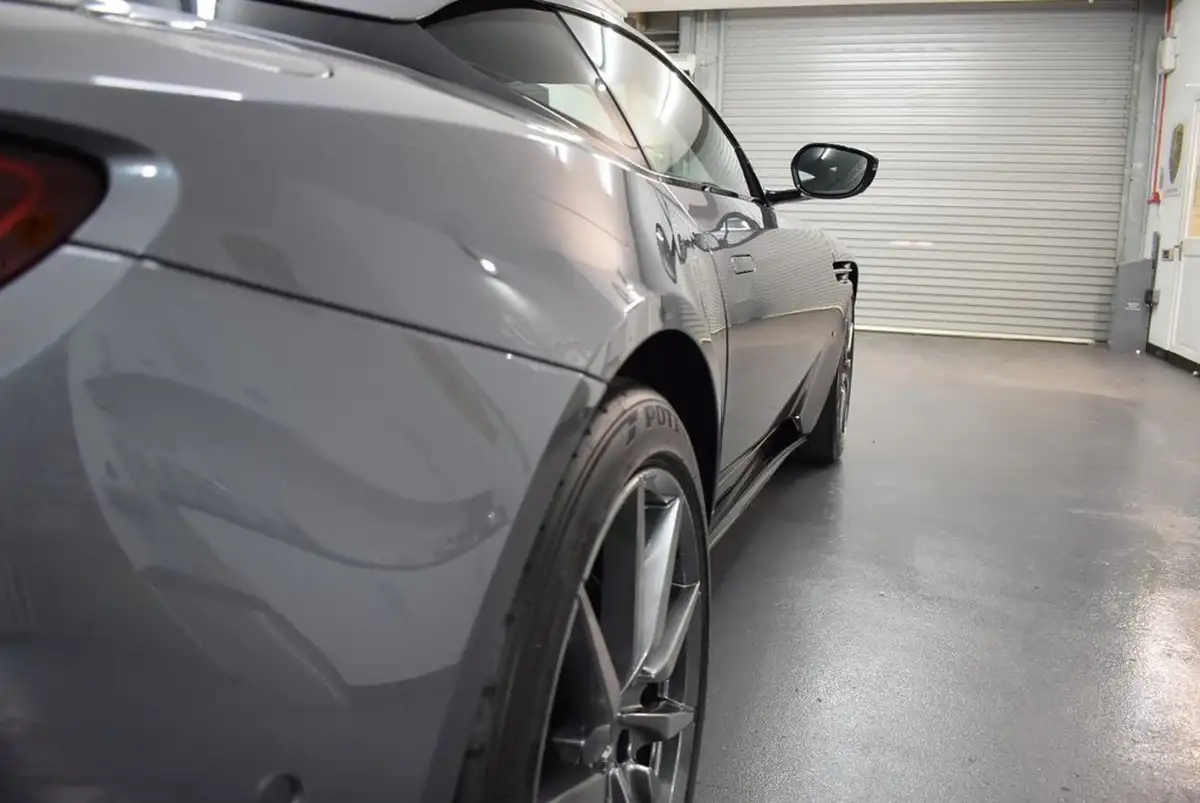 2016-aston-martin-db11-52-v12-launch-edition-big-9