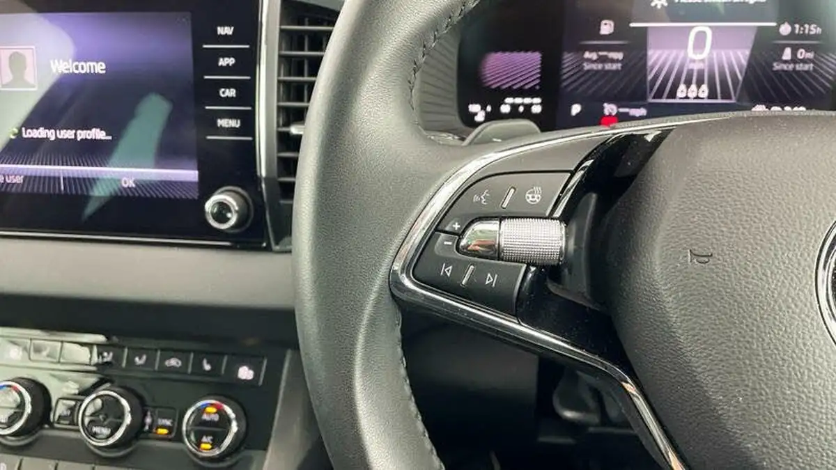 2023-skoda-karoq-15-tsi-se-l-dsg-big-22