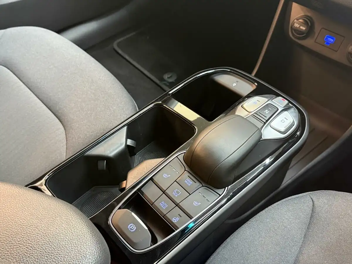 2022-hyundai-ioniq-e-premium-electric-big-10