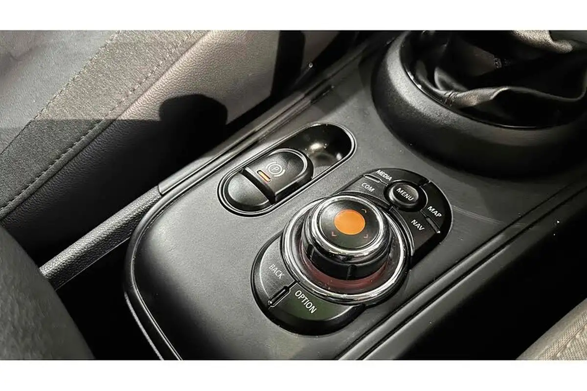 2018-mini-countryman-15-cooper-ss-auto-big-40