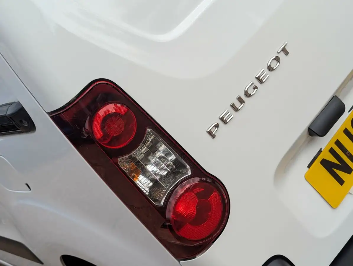 2018-peugeot-partner-16bluehdi-professional-l1-100pseu6-854-big-29