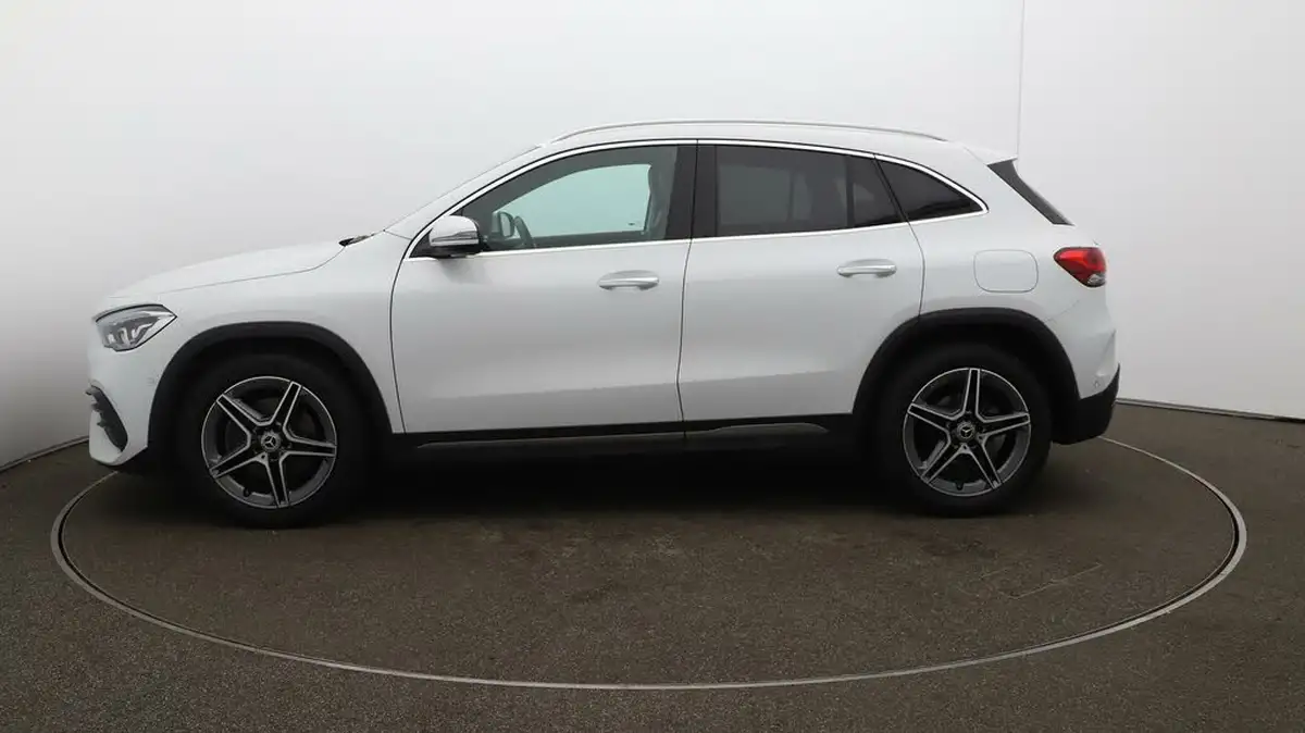2022-mercedes-benz-gla-class-13-gla-180-amg-line-premium-big-55
