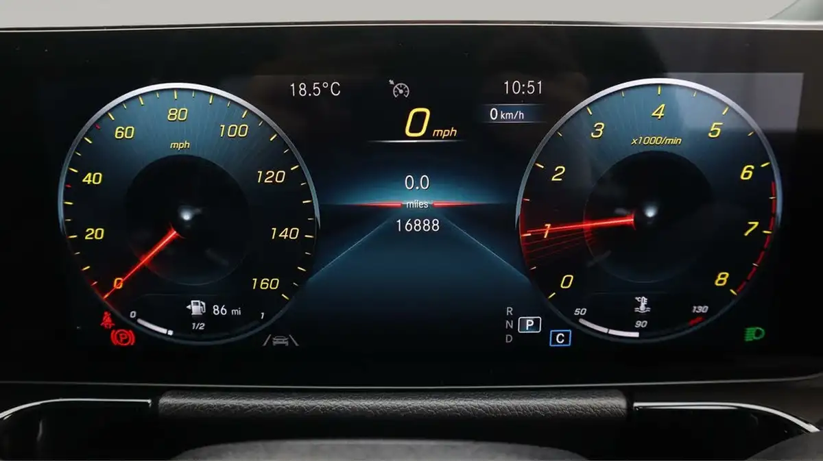 2022-mercedes-benz-gla-class-13-gla-180-amg-line-premium-big-10