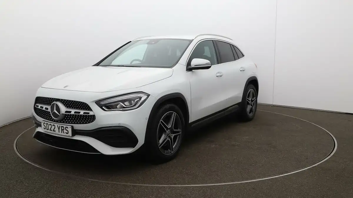 2022-mercedes-benz-gla-class-13-gla-180-amg-line-premium-big-27
