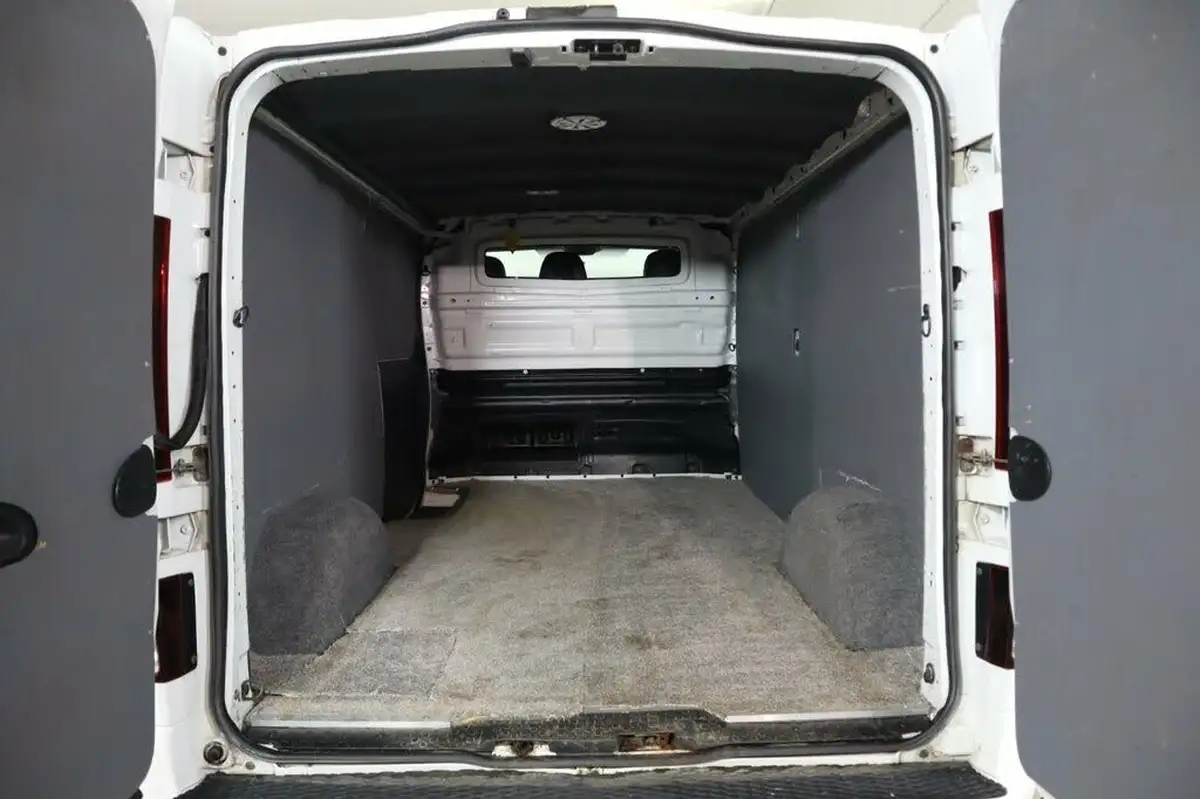 2015-vauxhall-vivaro-16cdti-sportive-2900-l2h1-panel-big-8
