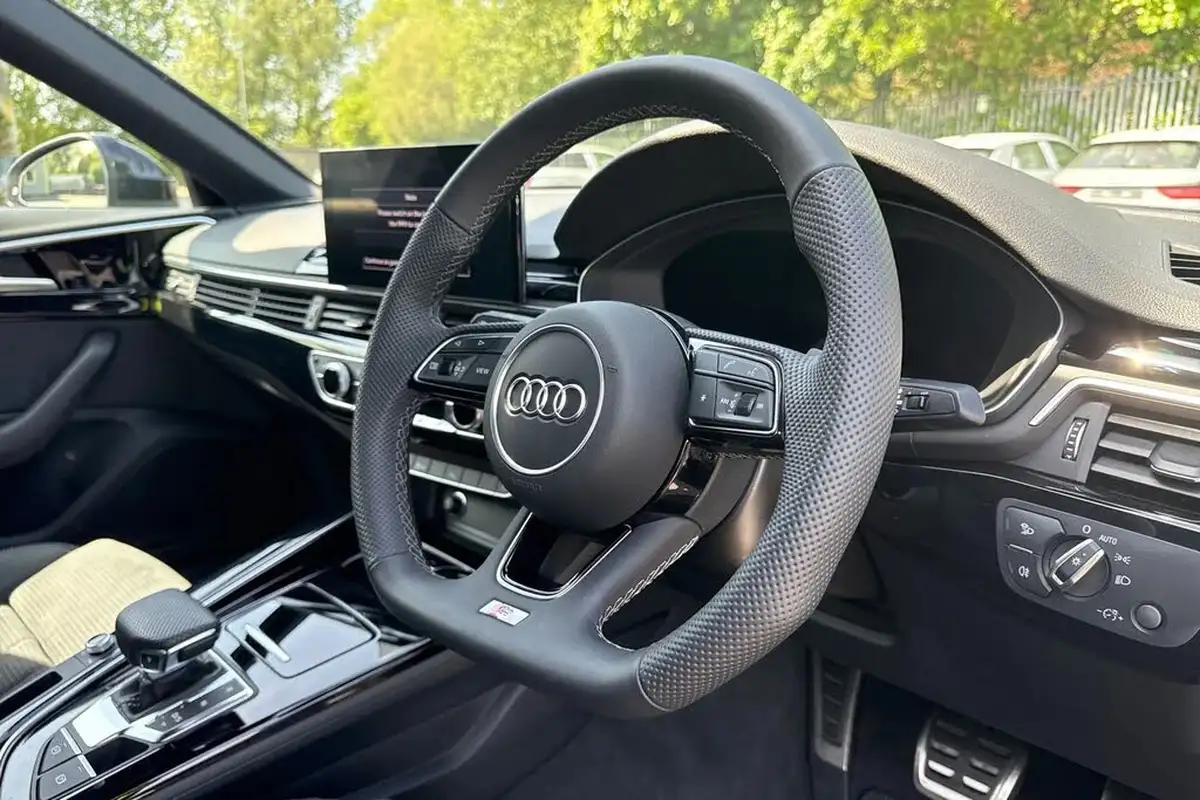 2024-audi-a4-20-40-tfsi-black-edition-big-43