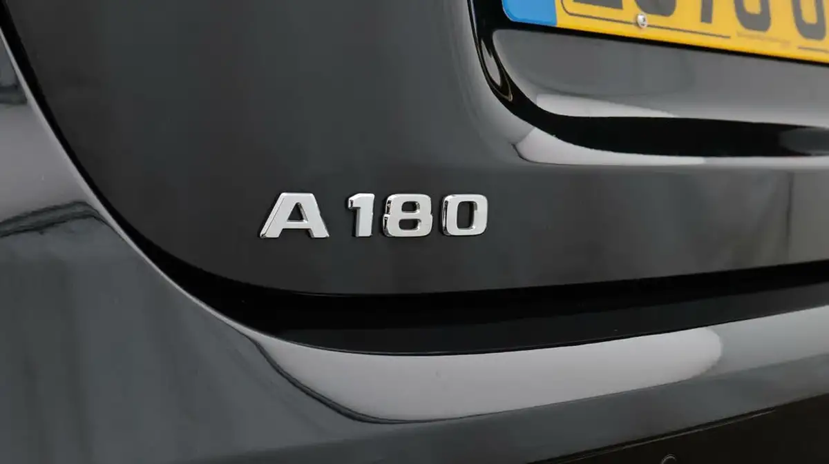 2020-mercedes-benz-a-class-13-a180-amg-line-executive-hatchback-5d-7g-dct-big-19