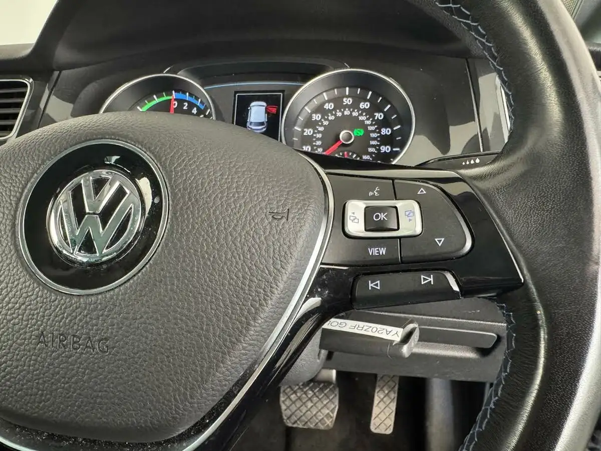 2020-volkswagen-golf-e-e-golf-big-26