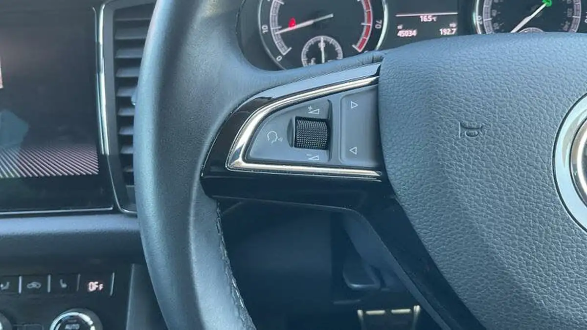 2019-skoda-kodiaq-20-tsi-scout-190ps-seats-big-23