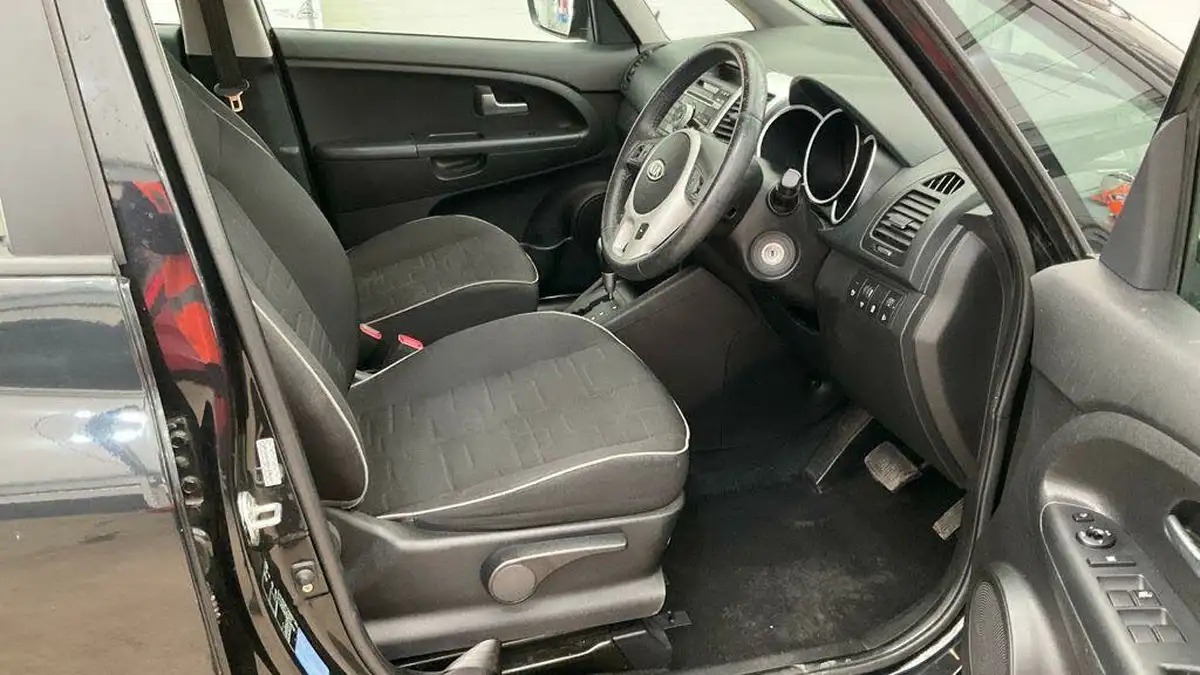 2012-kia-venga-16-2-big-5