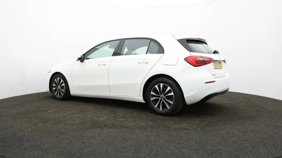 2020-mercedes-benz-a-class-15d-a180d-se-big-65