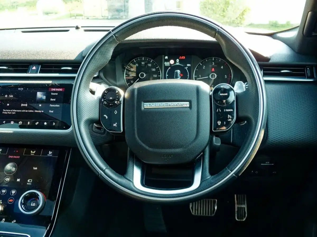 2019-land-rover-range-rover-velar-20-d180-r-dynamic-s-big-31