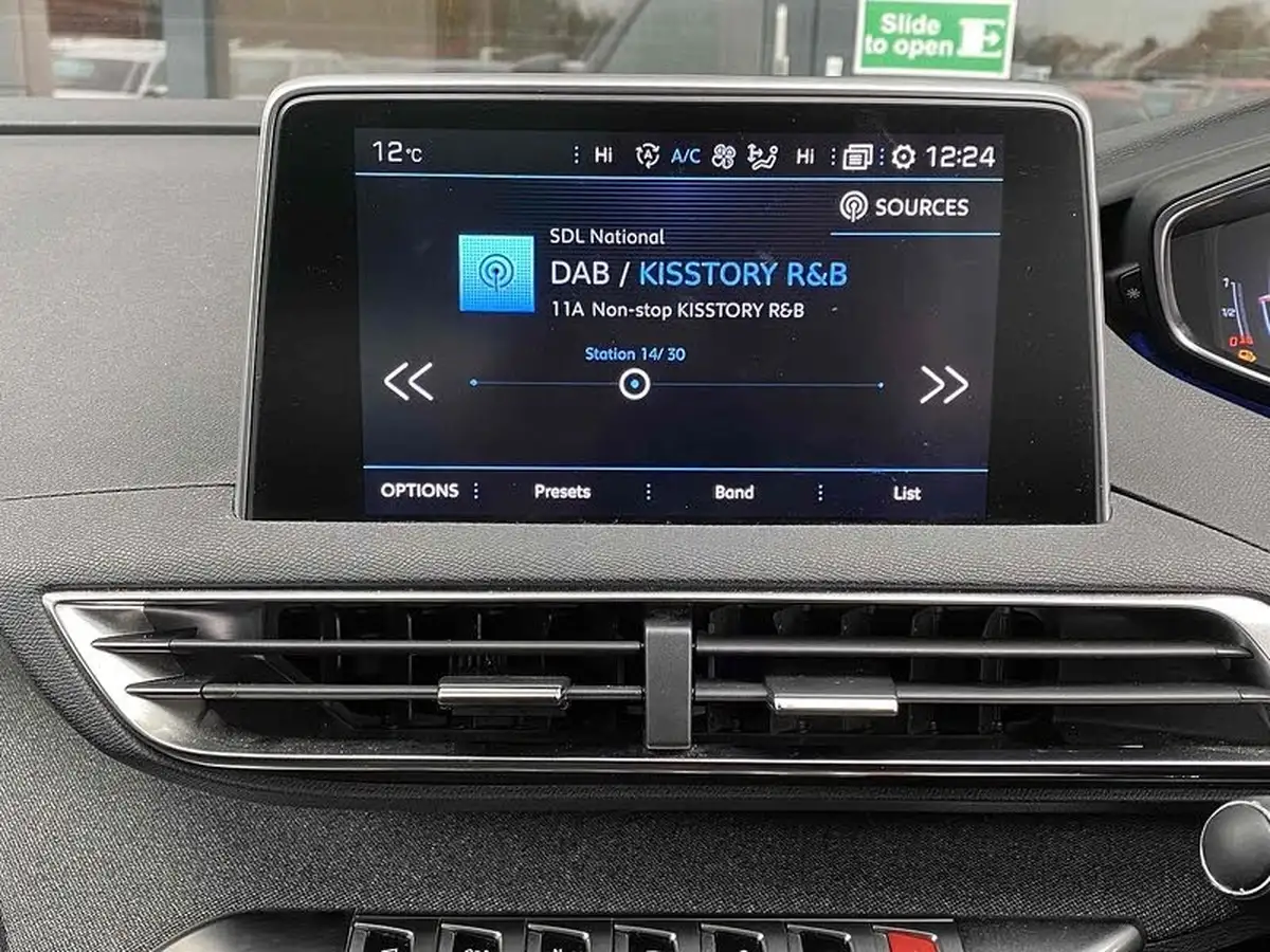 2020-peugeot-3008-suv-15-bluehdi-gt-line-premium-big-17