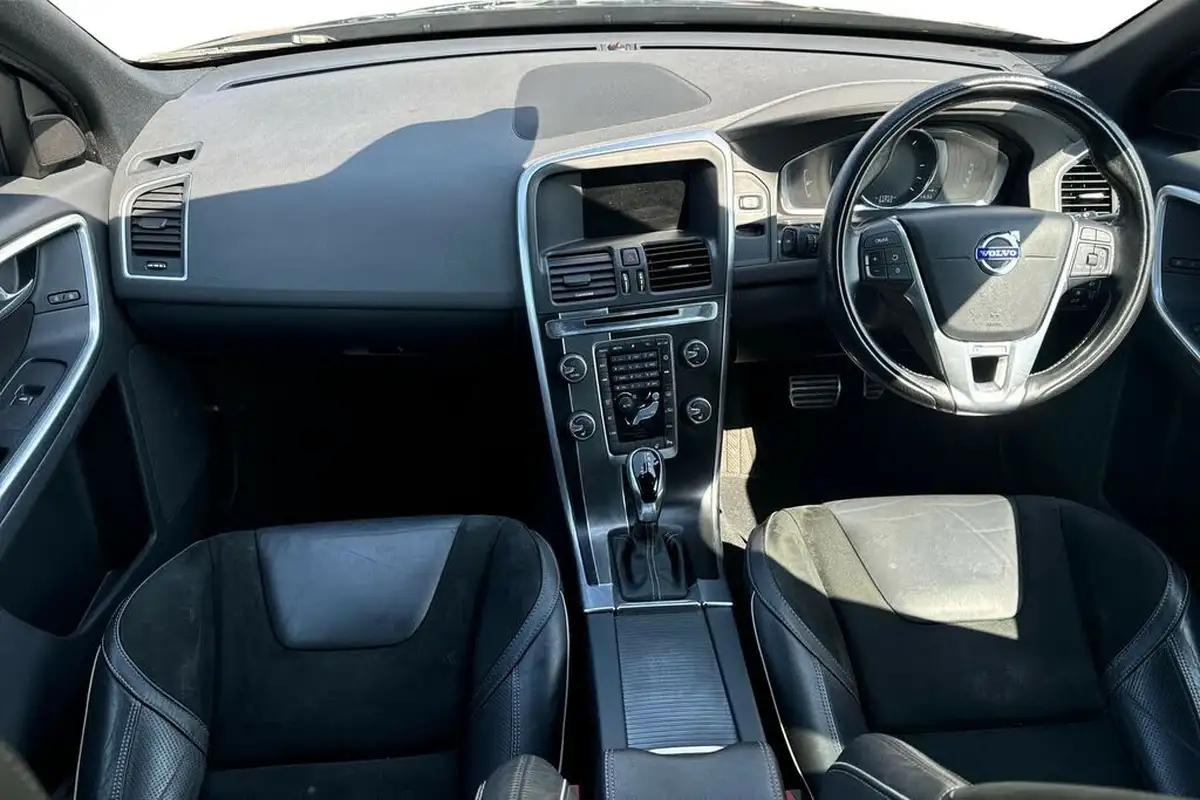 2016-volvo-xc60-20td-d4-r-design-nav-geartronic-big-5