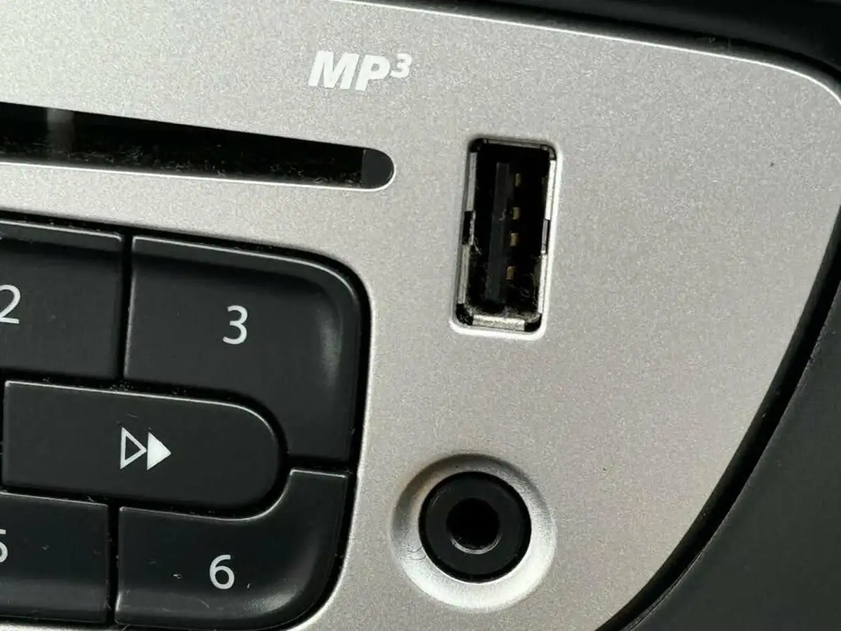 2012-renault-scenic-16-dynamique-tom-tom-big-33