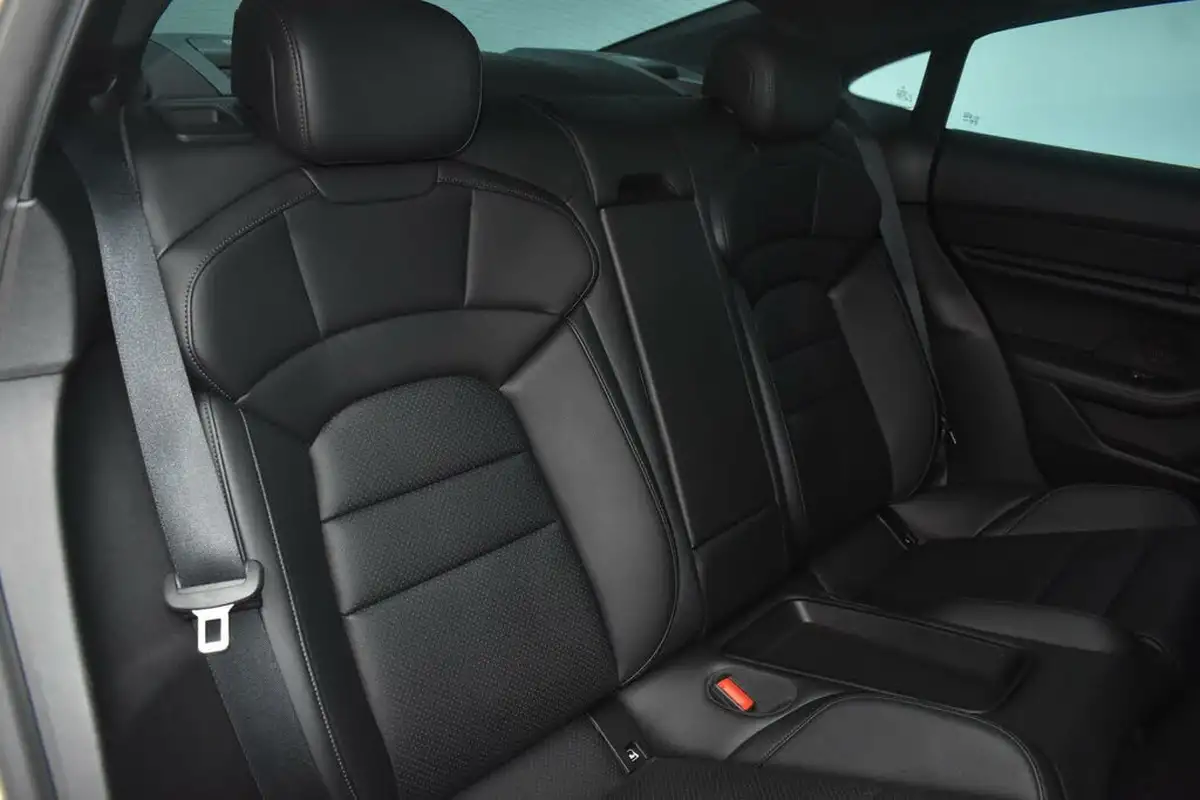 2021-porsche-taycan-e-4s-530ps-big-11