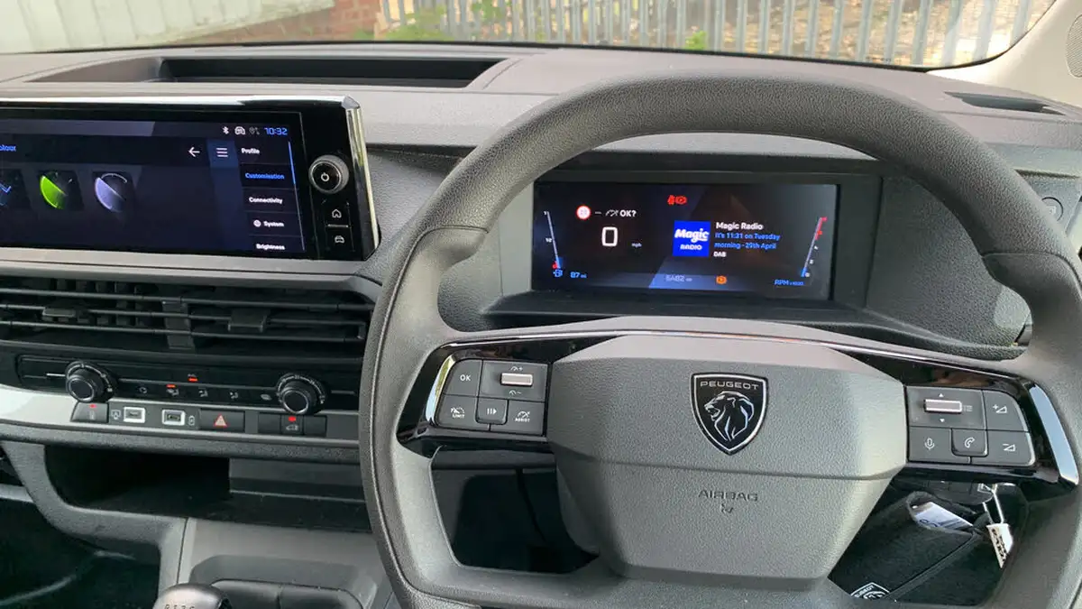 2024-peugeot-expert-20-bluehdi-professional-standard-panel-big-38