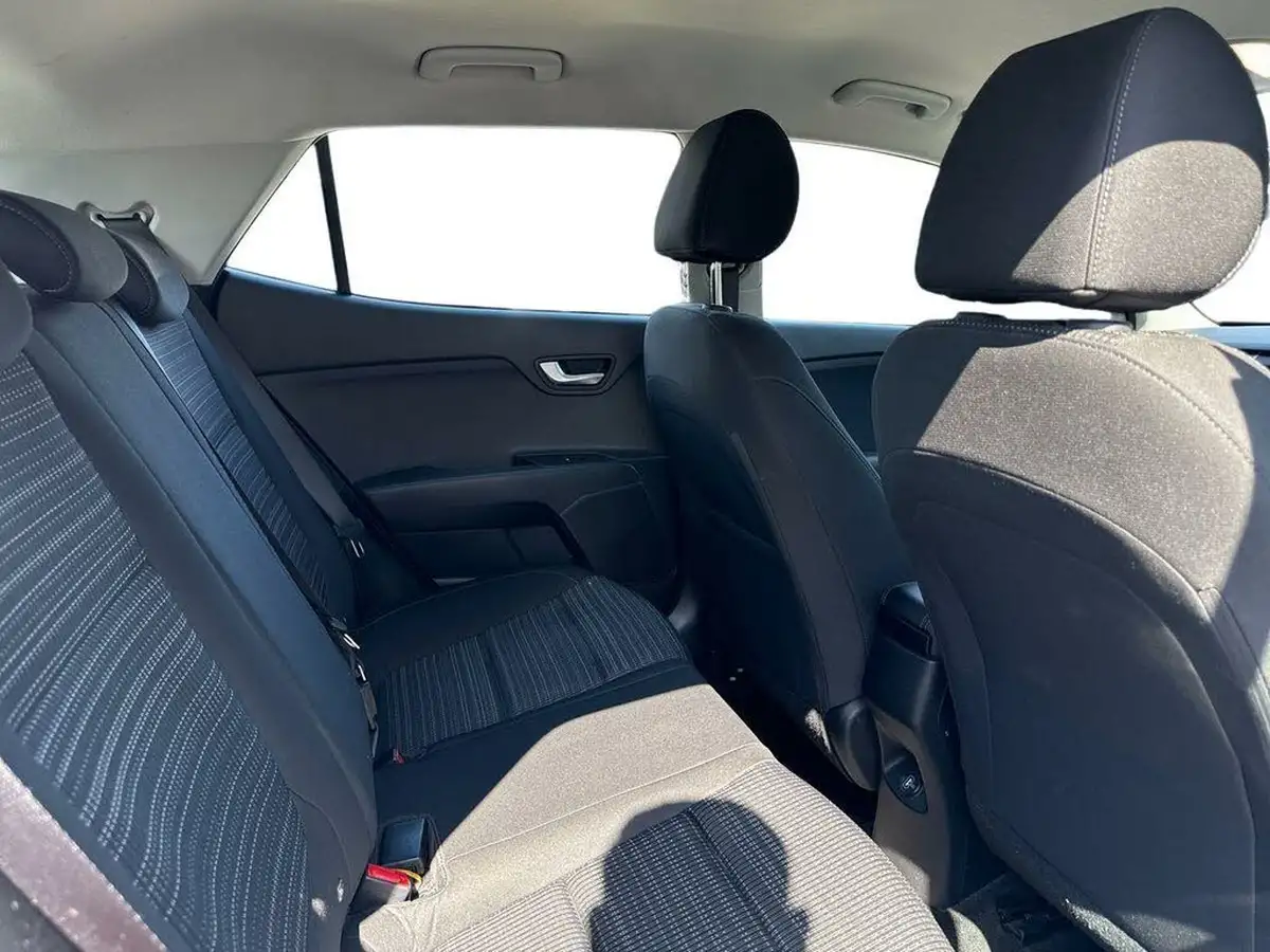 2022-kia-stonic-10-t-gdi-2-big-7