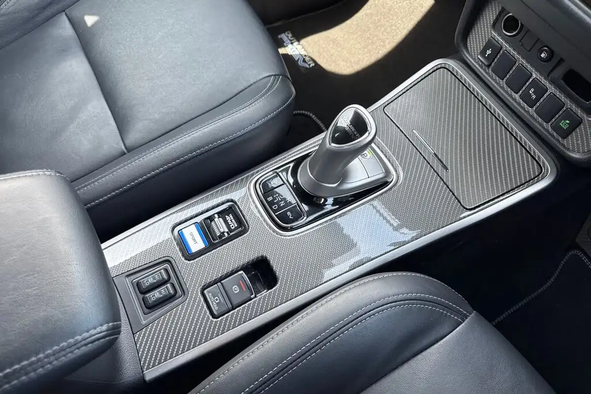 2019-mitsubishi-outlander-24-dynamic-safety-phev-big-57