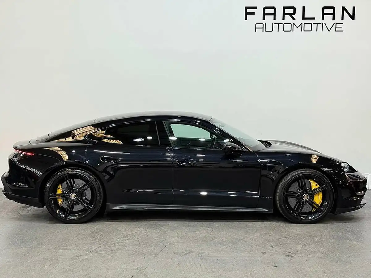 2020-porsche-taycan-e-turbo-s-big-16