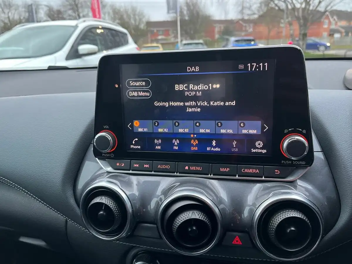 2022-nissan-juke-10-dig-t-n-connecta-dct-big-18