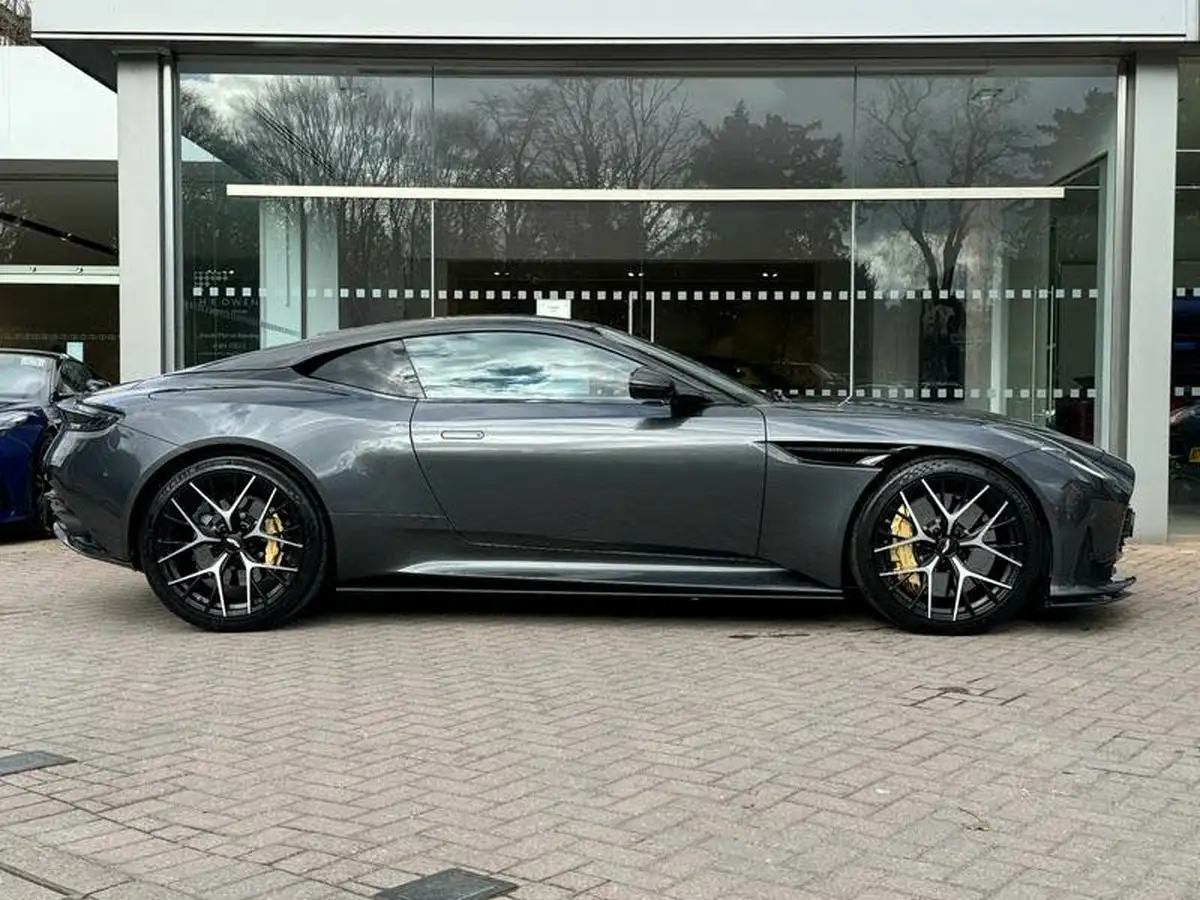 2024-aston-martin-db12-40-v8-auto-euro-6-ss-2dr-big-21