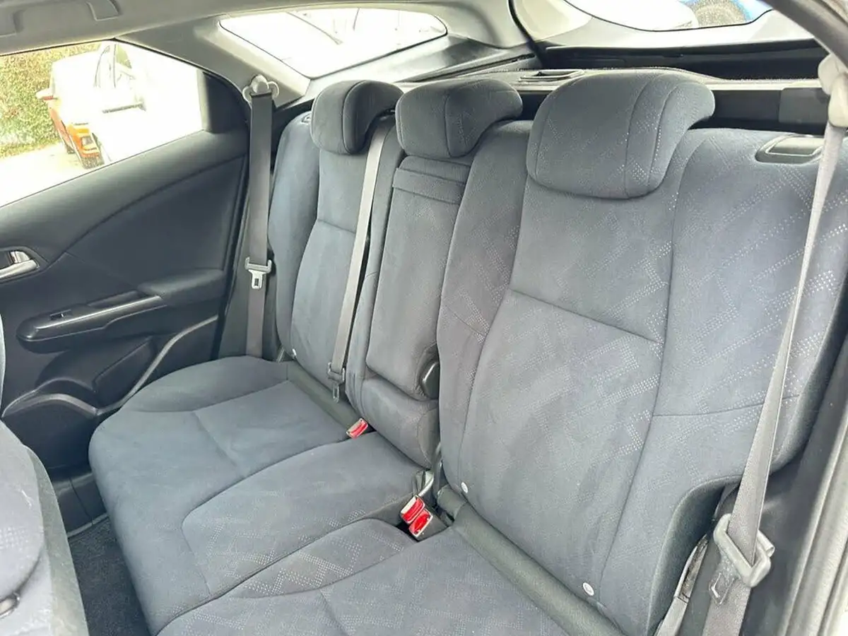 2014-honda-civic-16td-se-plus-tourer-big-26