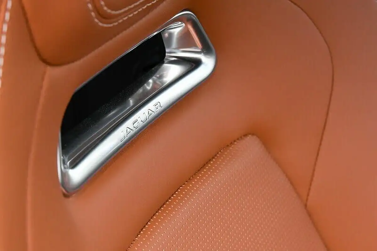 2017-jaguar-f-type-20-i4-r-dynamic-coupe-big-33