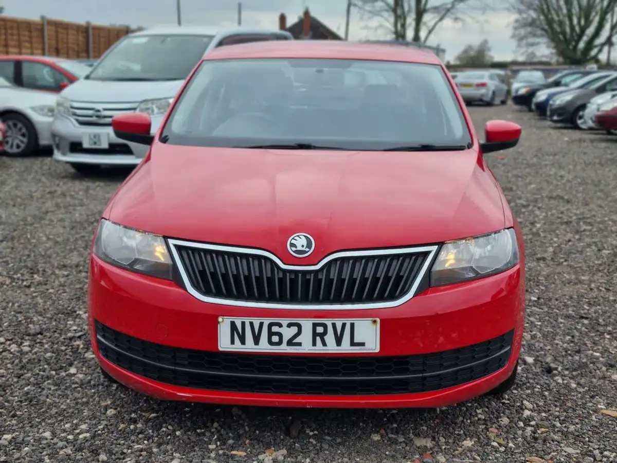 2013-skoda-rapid-12-se-86ps-big-2