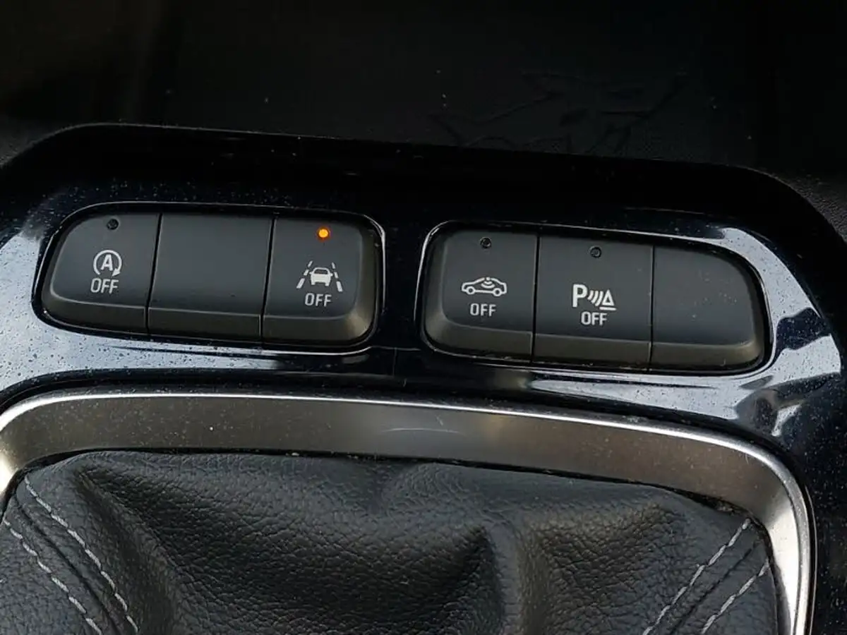 2021-vauxhall-corsa-12i-elite-big-17
