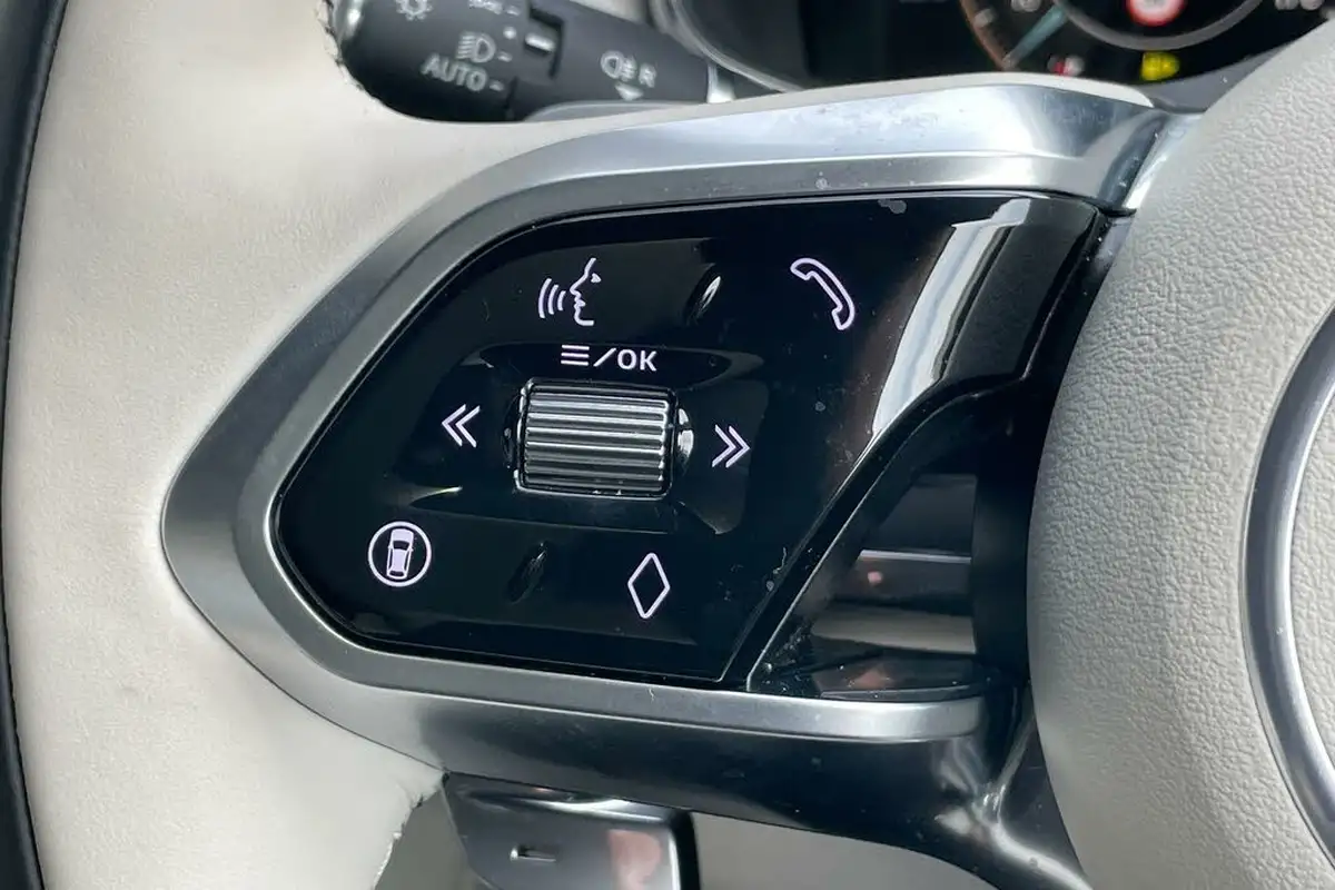 2024-jaguar-f-pace-20-d200-r-dynamic-se-black-90th-anniversary-edition-big-41