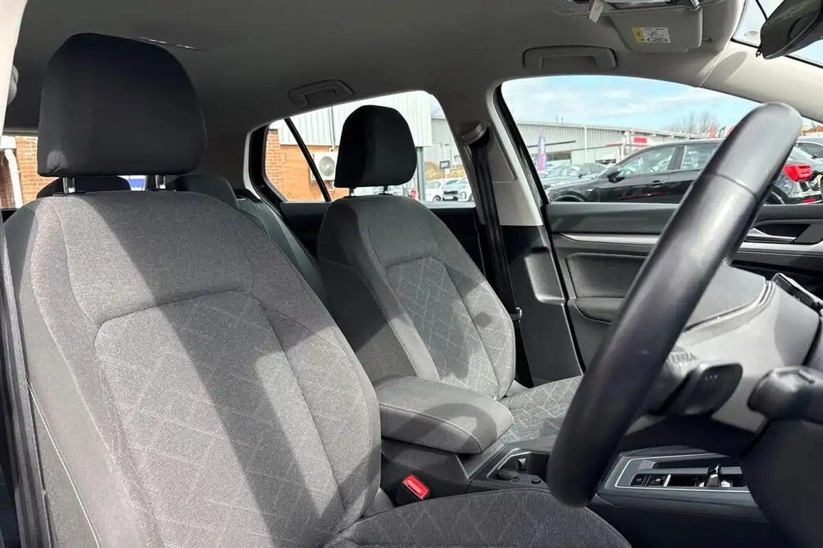 2020-volkswagen-golf-15-etsi-life-150ps-hatchback-big-22