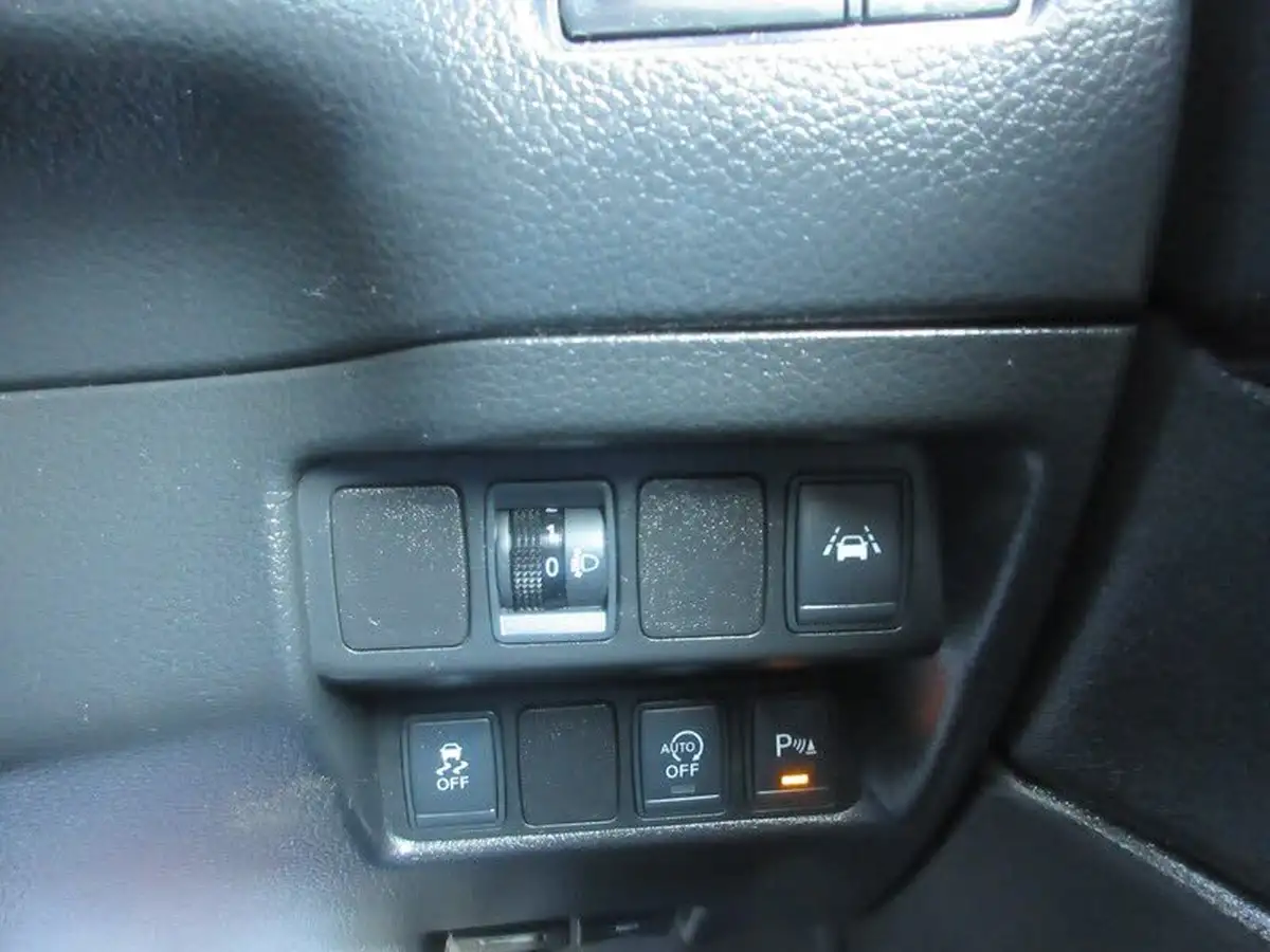 2016-nissan-qashqai-12-dig-t-n-connecta-big-18