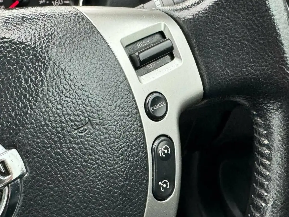 2010-nissan-qashqai-16-n-tec-big-23