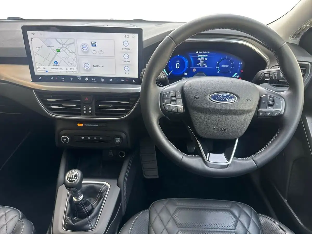 2022-ford-focus-10t-titanium-vignale-155ps-hybrid-mhev-hatchback-big-15