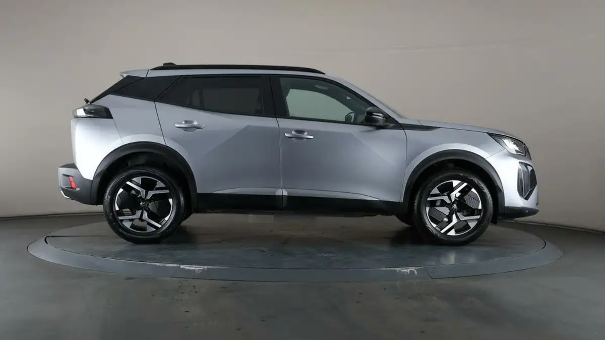 2023-peugeot-2008-suv-12-puretech-allure-big-52