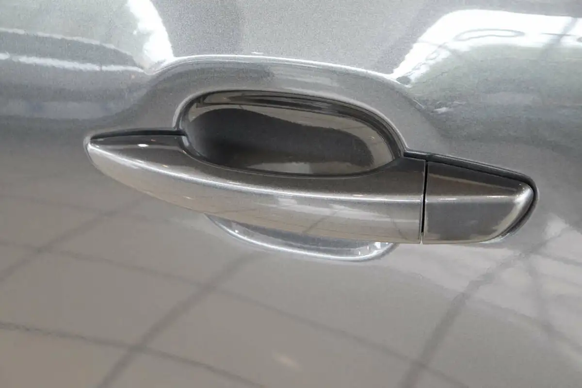 2018-citroen-c3-12-puretech-flair-110ps-ss-eat6-big-76