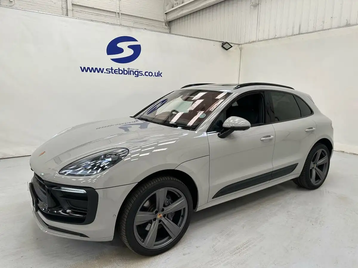 2022-porsche-macan-20-big-3