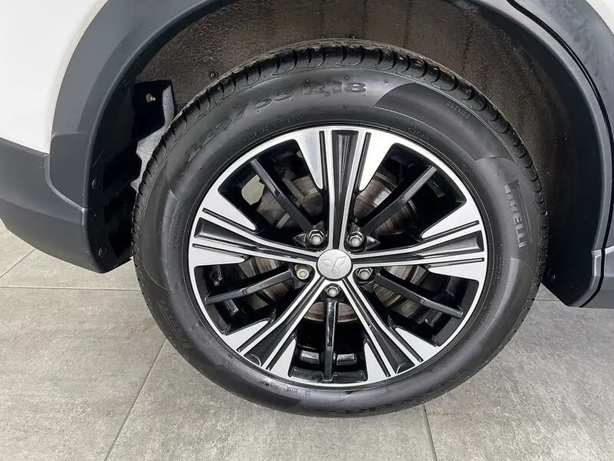2019-mitsubishi-eclipse-cross-15-4-big-23