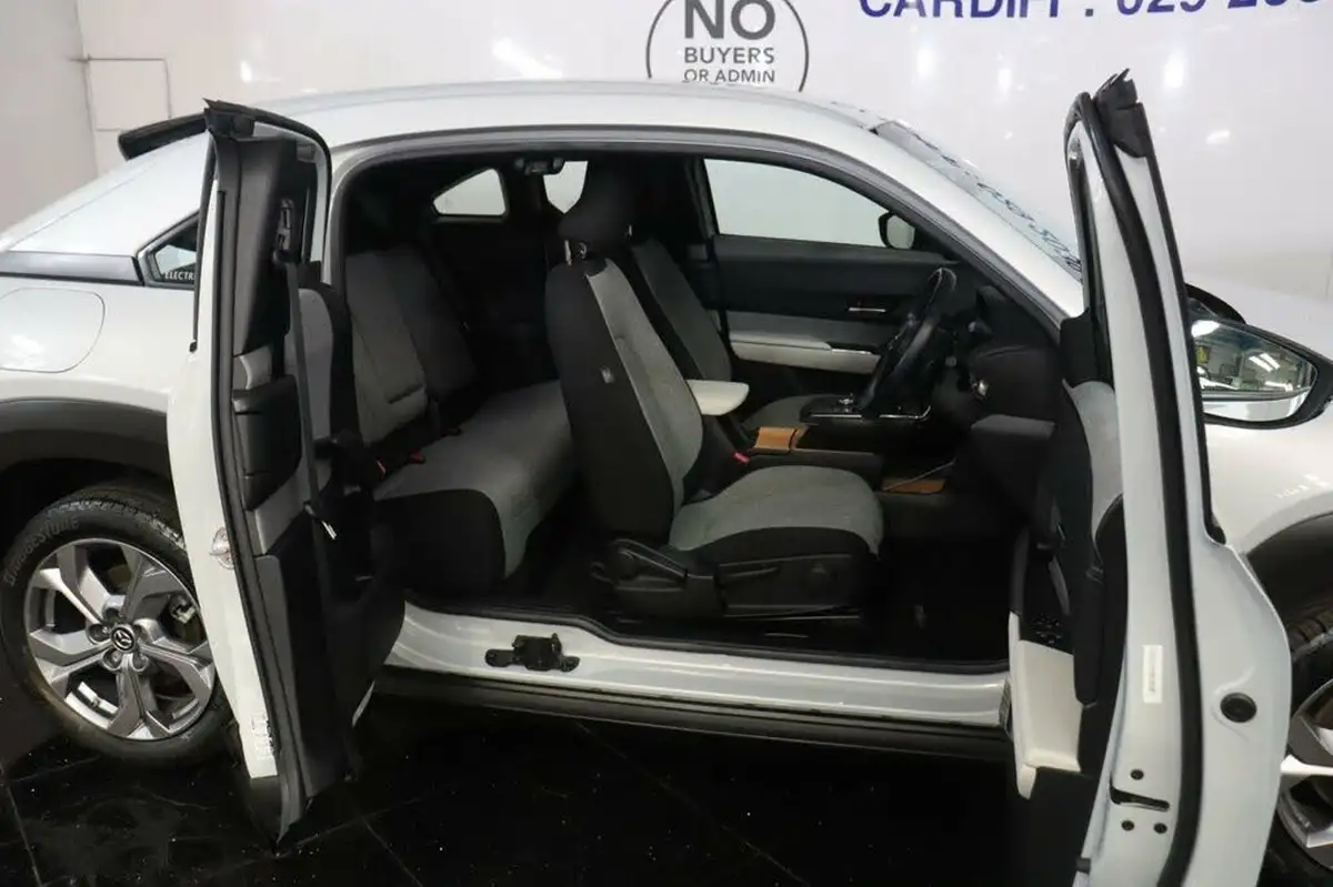 2022-mazda-mx-30-e-se-l-lux-big-13