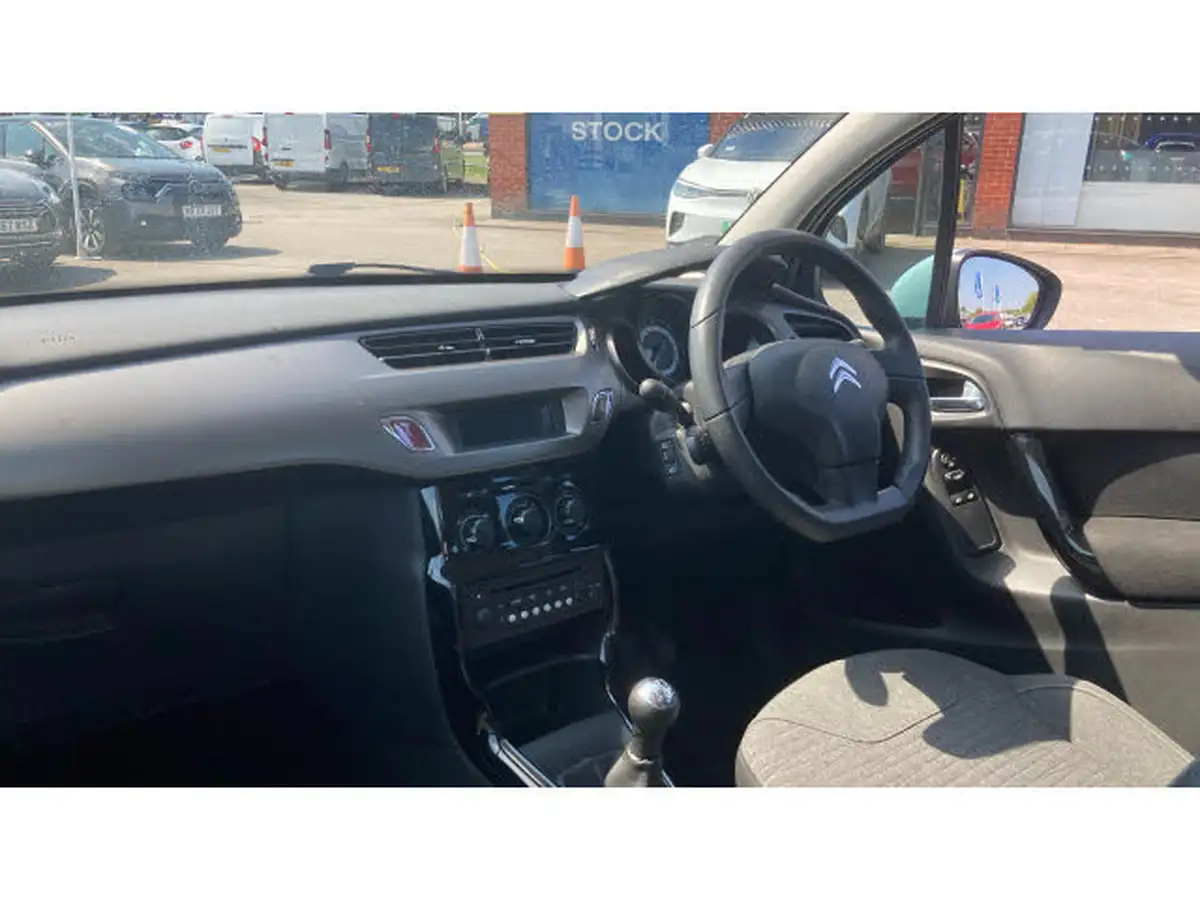 2017-citroen-c3-12-edition-big-8